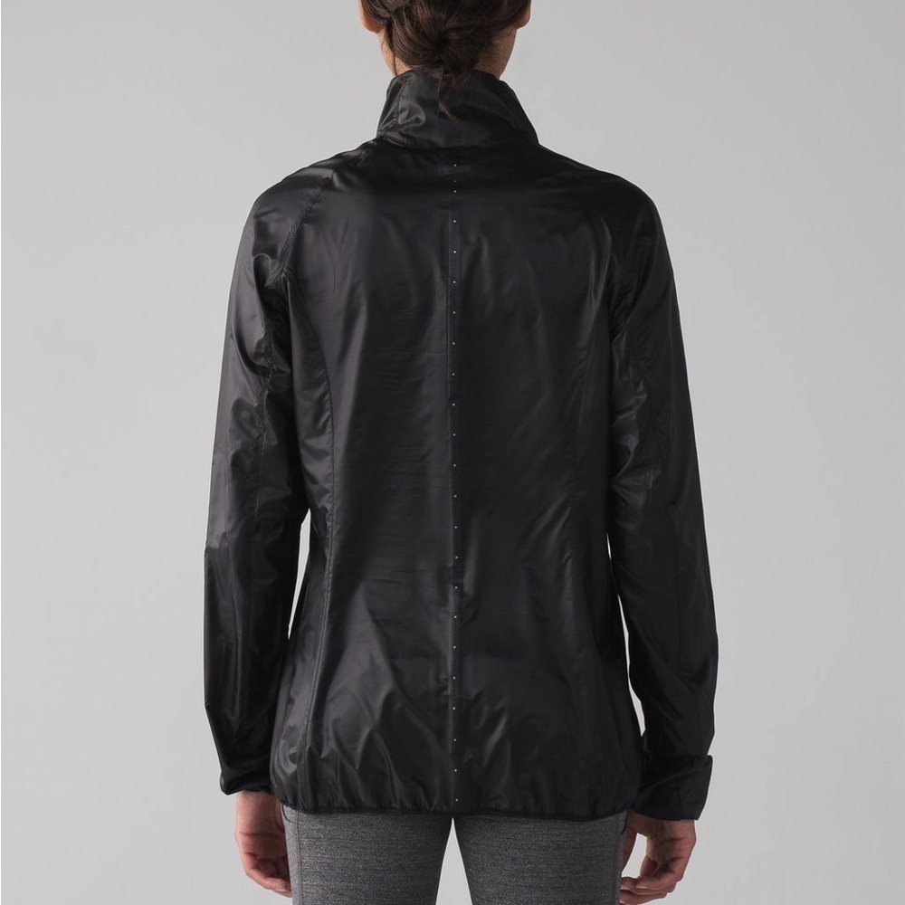 Lululemon Women's Run With It Jacket Black Size 6 Windbreaker Water Resistant - Picture 2 of 12